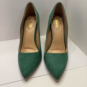 HEELS SPECIAL OCCASION SHELN WOMEN SIZE 8.5. 
4” KELLY GREEN  PERFECT F/WEDDING